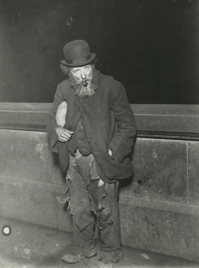 Londres, vagabundo com um cano de English Photographer
