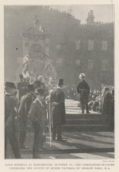 Lord Roberts em Manchester, 10 de outubro, o Comandante em Chefe inaugura a Estátua da Rainha Vitória por Onslow Ford, RA de English Photographer