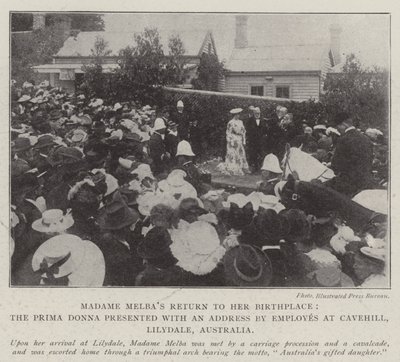 Madame Melbas Retorna ao seu local de nascimento, o Prima Donna apresentado com um endereço por funcionários em Cavehill, Lilydale, Austrália de English Photographer