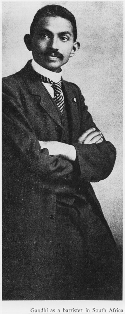 Mahatma Gandhi (1869-1948) como advogado na África do Sul, c.1900 de English Photographer