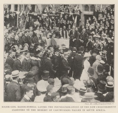 Major-General Baden-Powell, que estabelece a pedra fundamental dos novos claustros da Cartuxa para a memória dos cartuxos caídos na África do Sul de English Photographer