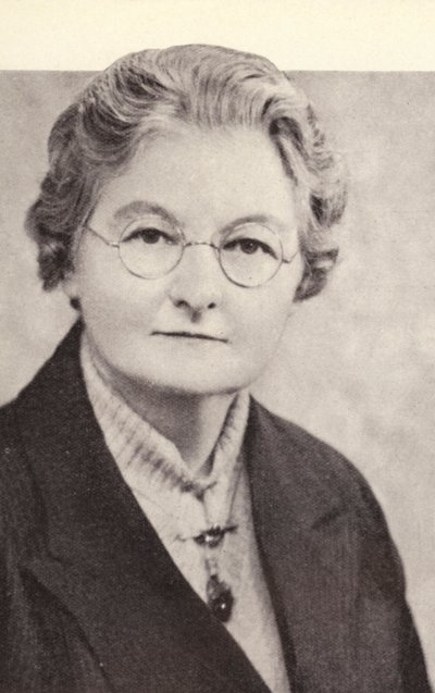 Margaret Bondfield, deputada trabalhista e a primeira ministra do governo britânico (foto a p/b) de English Photographer