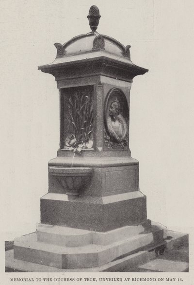 Memorial à Duquesa de Teck, revelado em Richmond em 16 de maio de English Photographer