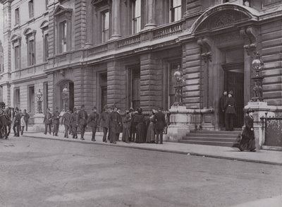 Policiais Metropolitanos em serviço na Bow Street de English Photographer