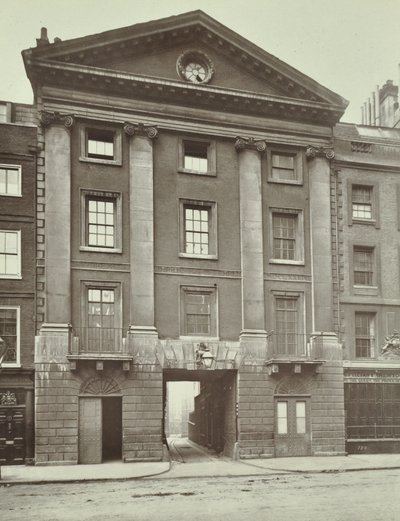 Portaria do Templo Médio, 1885 de English Photographer