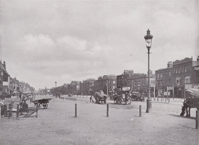 Mile End Road, olhando para o leste de English Photographer