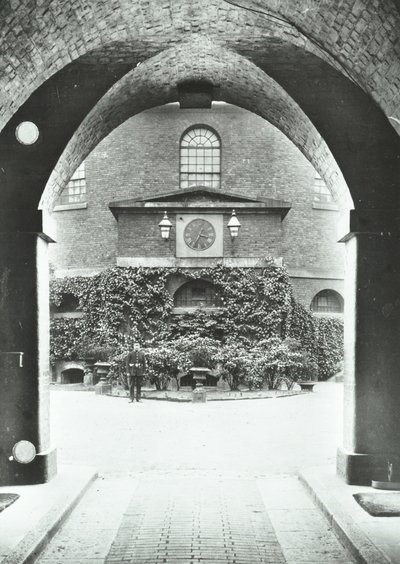 Prisão Millbank: capela através de arco, 1885 de English Photographer