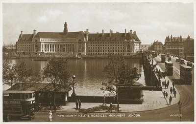 New County Hall e Boadicea Monument de English Photographer