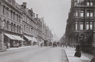 Newcastle, Grainger Street, West (foto a p/b) de English Photographer