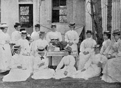 Enfermeiros do Hospital da Peste, Uitvlugt, perto da Cidade do Cabo, ilustração do Rei, 25 de maio de 1901 de English Photographer