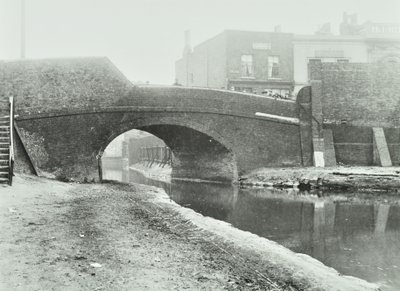 Ponte Velha da Vitória, 1895 de English Photographer