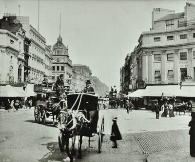 Oxford Circus, Westminster LB: olhando para o leste, 1890 de English Photographer
