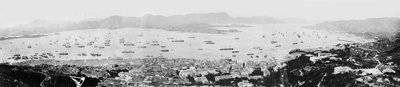 Panorama do porto de Hong Kong, c.1878 de English Photographer