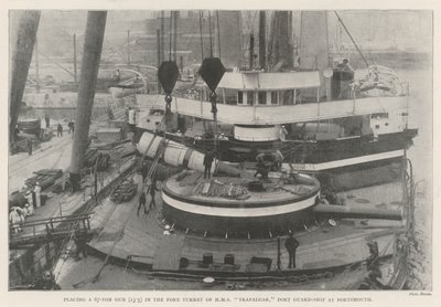 Colocando uma Arma de 67 Toneladas (13,5) na Torre Fore do HMS Trafalgar, Porto de Guarda-Navio em Portsmouth de English Photographer