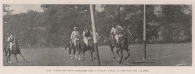 Polo Match entre Ranelagh e uma equipe de cavalaria, um objetivo para a cavalaria de English Photographer
