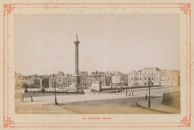 Postal com uma imagem da Trafalgar Square de English Photographer