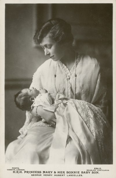 Princesa Maria, Viscondessa Lascelles, com seu filho mais velho, George de English Photographer