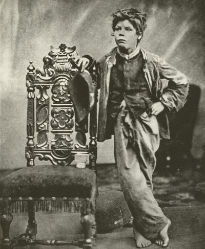 Rapaz da Escola Ragged em 1860 (foto a p/b) de English Photographer
