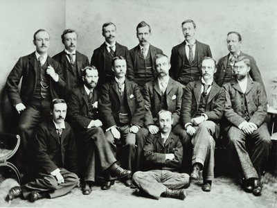 Rosendale Road School: grupo de professores, 1897 de English Photographer