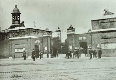 Portão principal do Royal Arsenal, 1890 de English Photographer