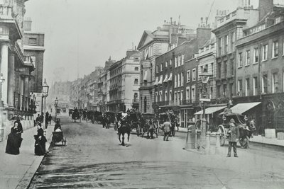 Rua Saint Jamess, Westminster LB: olhando para o norte de Pall Mall, 1895 de English Photographer