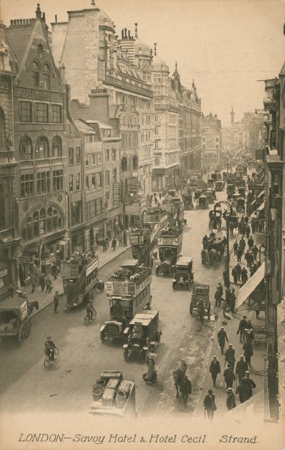 Hotel Savoy e Hotel Cecil, em Strand, Londres de English Photographer