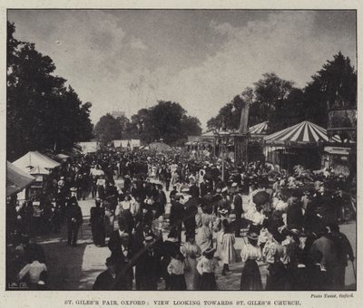 St Giless Fair, Oxford, Vista para a Igreja St Giless de English Photographer