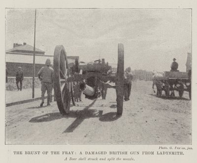 The Brunt of the Fray, uma arma britânica danificada de Ladysmith de English Photographer