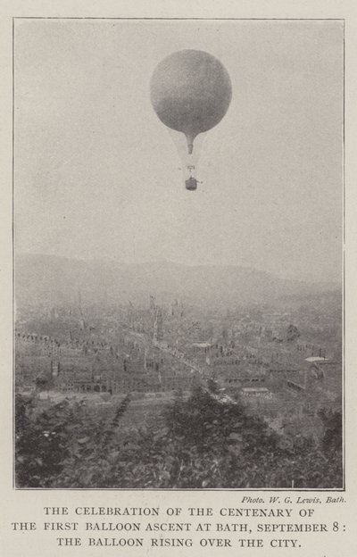 A Celebração do Centenário da Primeira Subida do Balão em Bath, 8 de setembro, o Balão erguendo-se sobre a Cidade de English Photographer