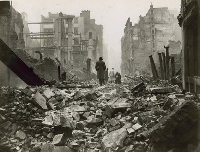 A cidade de Londres depois de um bombardeio de English Photographer