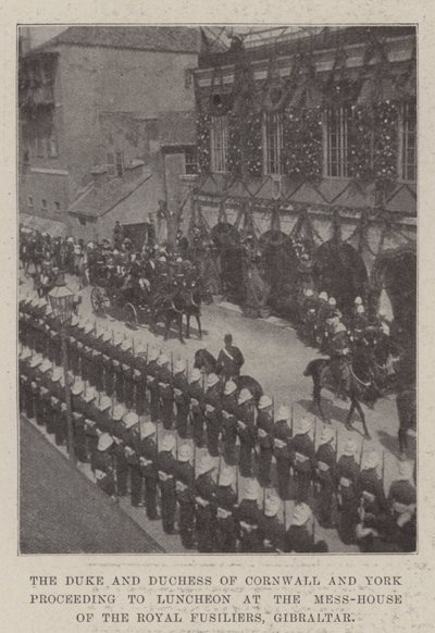 O duque e a duquesa de Cornwall e York procedendo ao almoço no refeitório dos Royal Fusiliers, Gibraltar de English Photographer