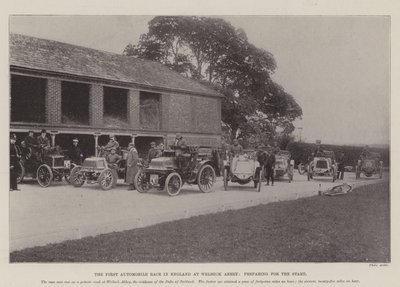A primeira corrida de automóveis na Inglaterra em Welbeck Abbey, preparando-se para o início de English Photographer