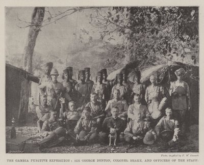 A Expedição Punitiva da Gâmbia, Sir George Denton, Coronel Brake e Oficiais do Estado Maior de English Photographer