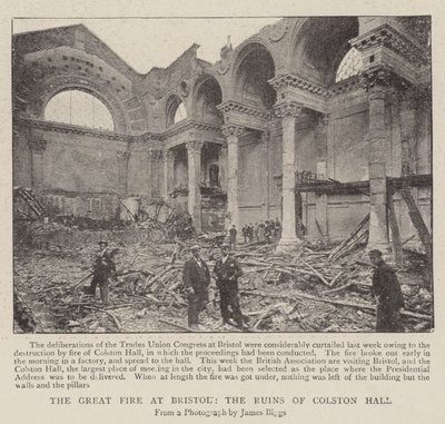 O grande incêndio em Bristol, as ruínas de Colston Hall de English Photographer