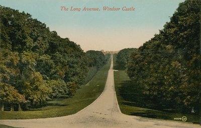 A Long Avenue, o Castelo de Windsor, na Inglaterra. Postal enviado em 1913. de English Photographer