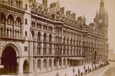 O Midland Grand Hotel, Estação Ferroviária Midland, Euston Road, Londres de English Photographer