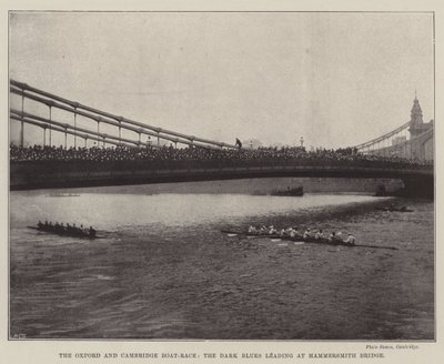 Oxford e Cambridge Boat-Race, os Dark Blues lideram na Hammersmith Bridge de English Photographer