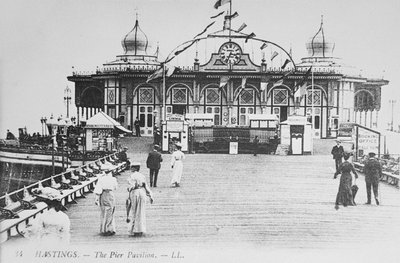 O pavilhão do cais, Hastings, c.1890 de English Photographer