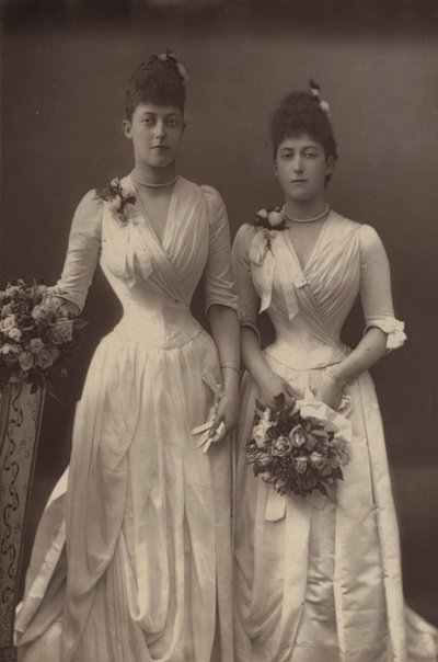 As princesas Victoria e Maud do País de Gales de English Photographer