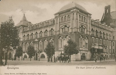 A Escola Real de Costura, Kensington, Londres de English Photographer
