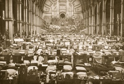 O Sleeping Hall, Alexandra Palace, ilustração de prisioneiros alemães na Grã-Bretanha (photogravura) de English Photographer