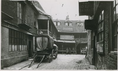 O Tabard Inn, em Southwark de English Photographer
