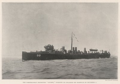 O Torpedo-Boat Destroyer Salmon, danificado em colisão em Harwich em 2 de dezembro de English Photographer