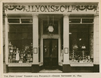 O primeiro Lyons Teashop de English Photographer