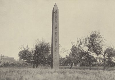 O obelisco de Heliópolis, onde Moisés foi educado de English Photographer