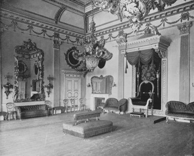 Sala do Trono no Castelo de Dublin (foto a p/b) de English Photographer