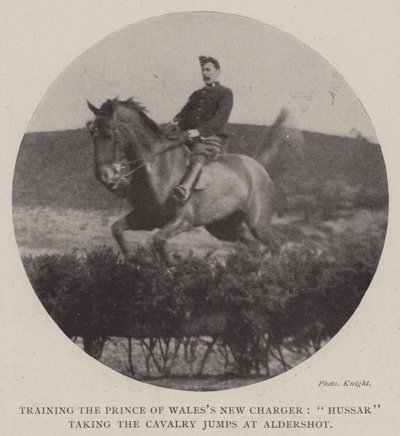 Treinando o Príncipe de Waless New Charger, Hussar levando a Cavalry Jumps em Aldershot de English Photographer