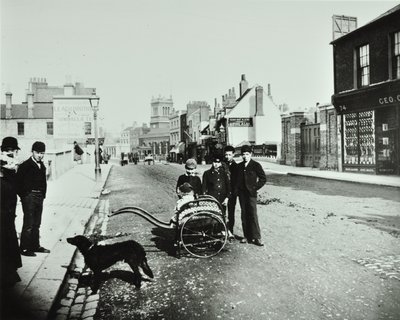 Wandsworth High Street: olhando para o oeste, 1890 de English Photographer
