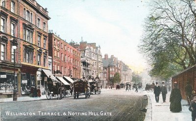 Wellington Terrace e Notting Hill Gate (foto colorida) de English Photographer