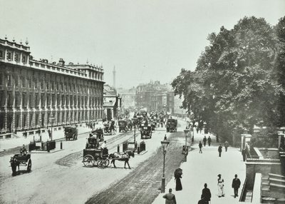Whitehall, Westminster LB: olhando para o norte, 1890 de English Photographer